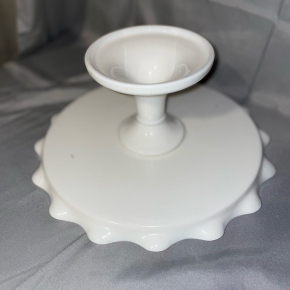 Milk glass cake stand plate pedestal vintage - Picture 4 of 5